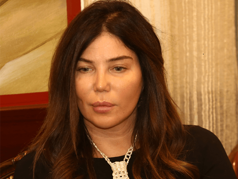 اضغط لمشاهدة الفيديو: مي حريري تصدم جمهورها بصورتها دون مكياج!
